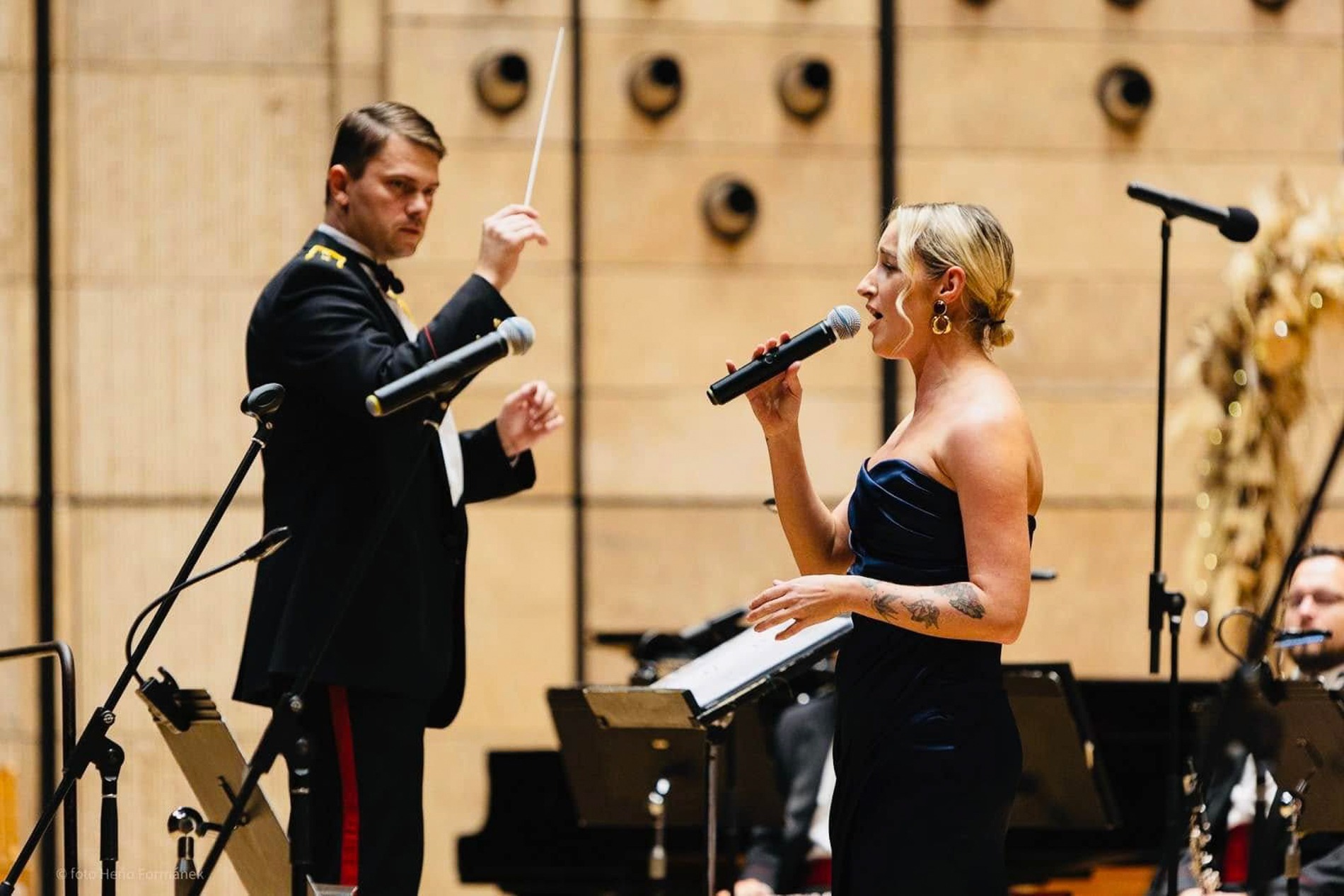 Lenka Piešová spieva s orchestrom