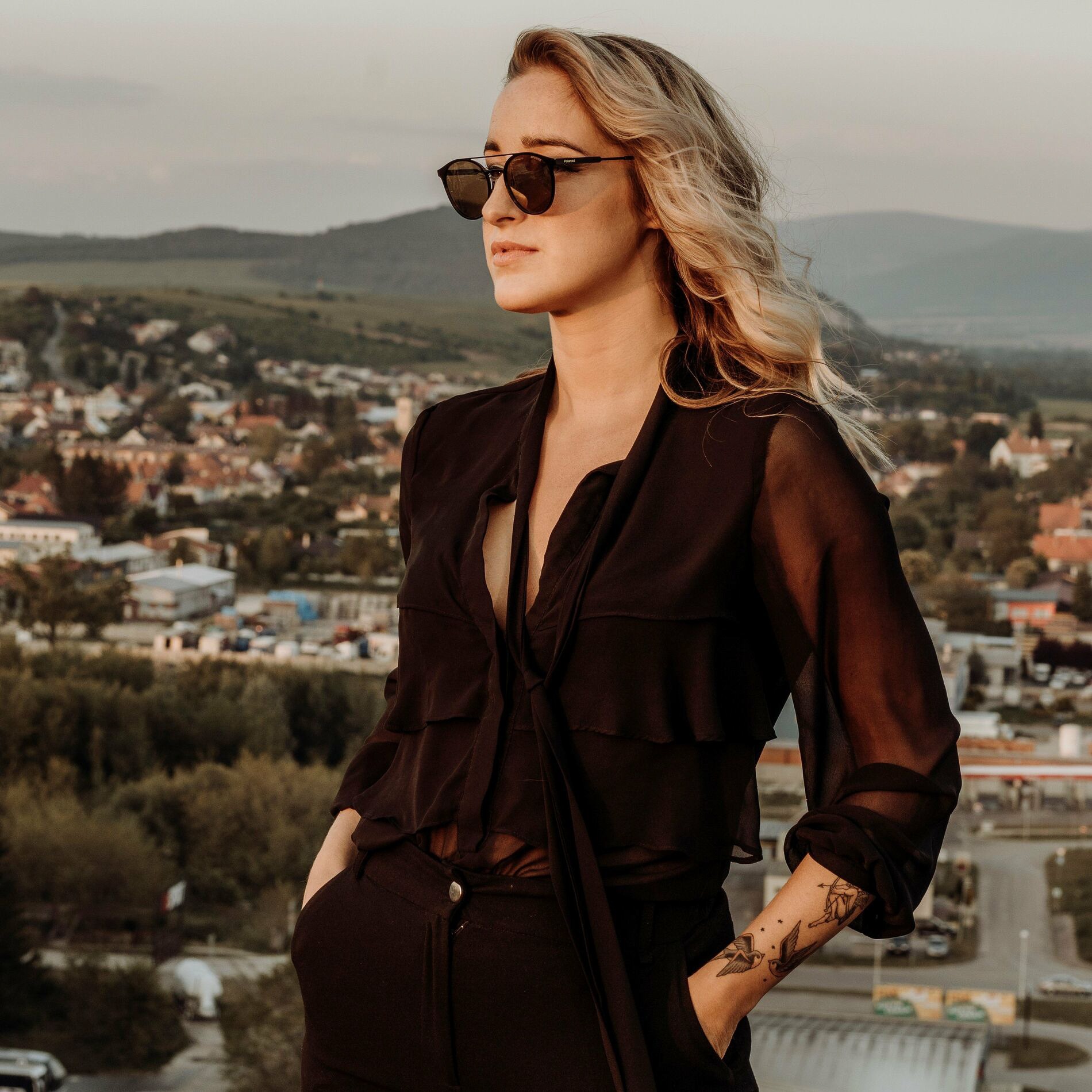 Lenka Piešová vo videoklipe Sen a ja