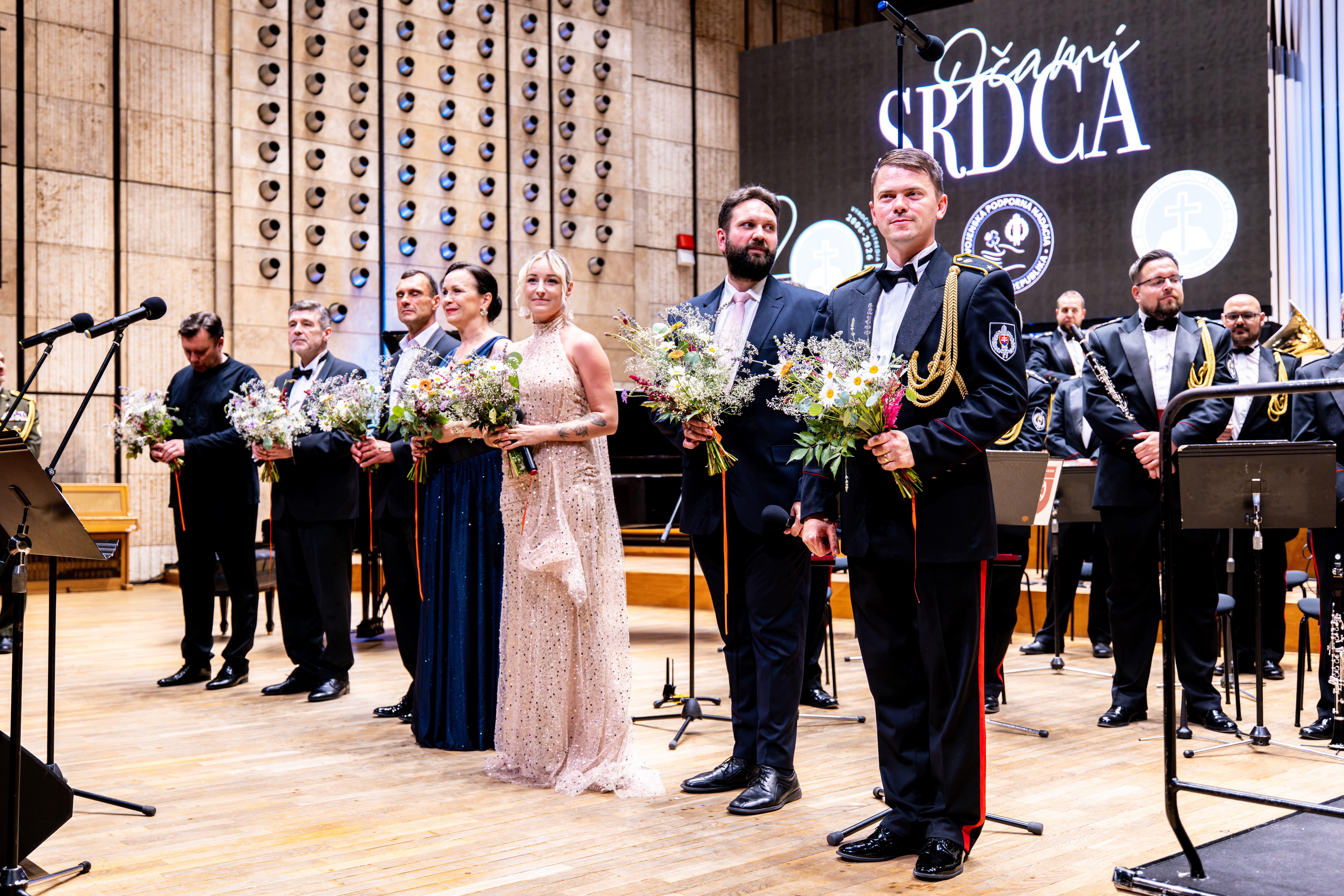 Lenka Piešová na pódiu, koncert Očami srdca 2026